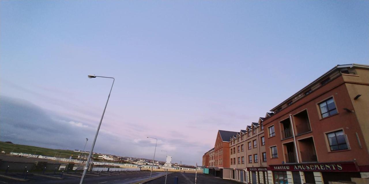 Palm Cove Bundoran Luxurious Sea View Balcony Free Wifi Netflix Sleeps 5 Lägenhet Exteriör bild