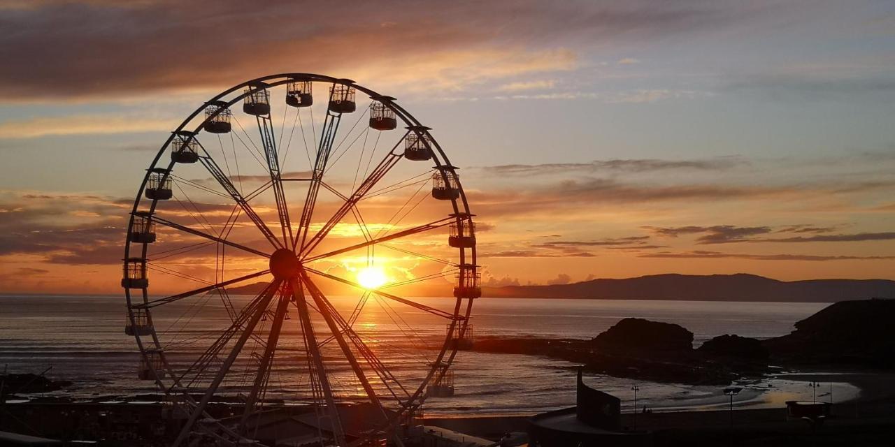 Palm Cove Bundoran Luxurious Sea View Balcony Free Wifi Netflix Sleeps 5 Lägenhet Exteriör bild