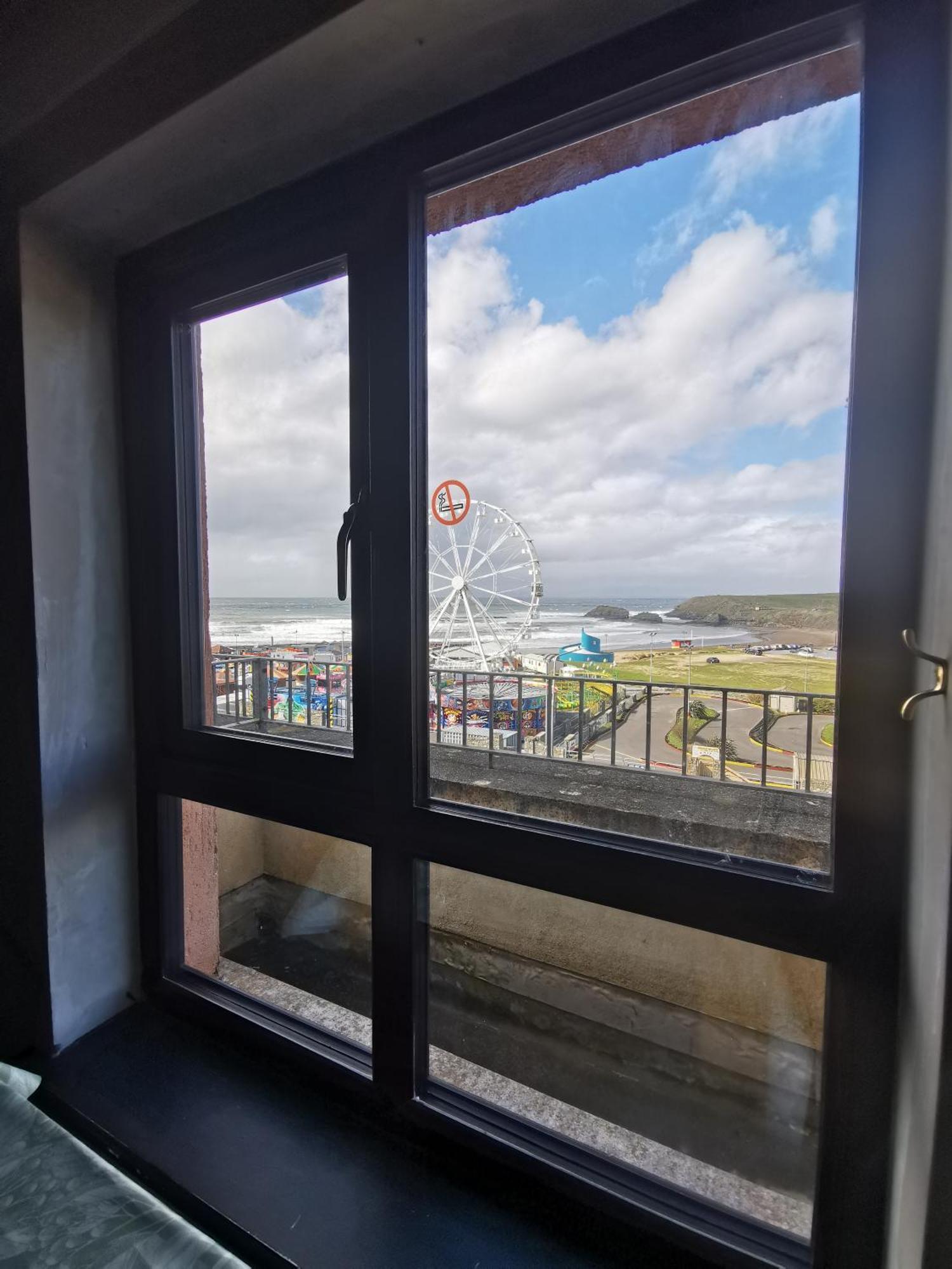 Palm Cove Bundoran Luxurious Sea View Balcony Free Wifi Netflix Sleeps 5 Lägenhet Exteriör bild